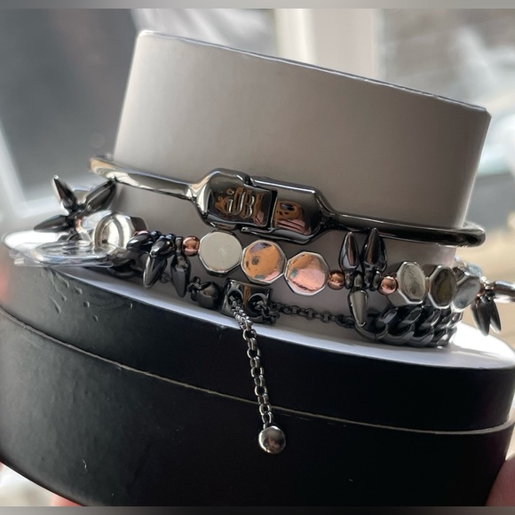 Bomb Party Fall Luxe Stacks 2024 She’s Edgy But Timeless - Picture 2 of 10